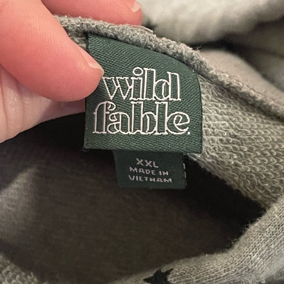 Wild fable gray black star print crop hoodie sweatshirt - Picture 3 of 6